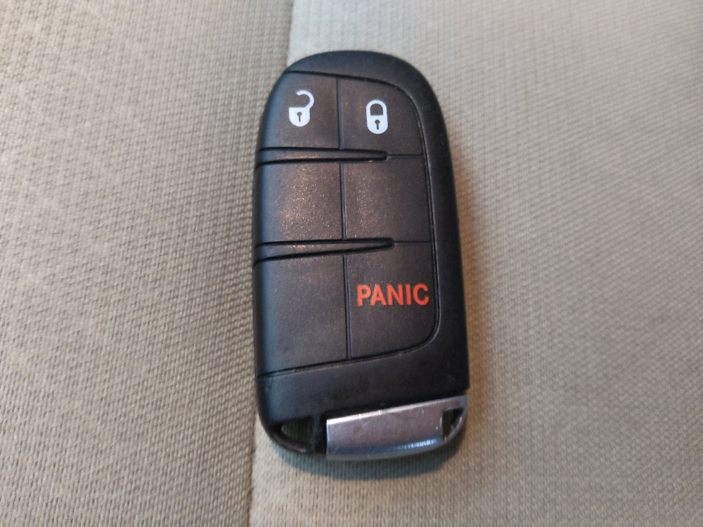 Used 2019 Jeep Grand Cherokee Laredo image 32