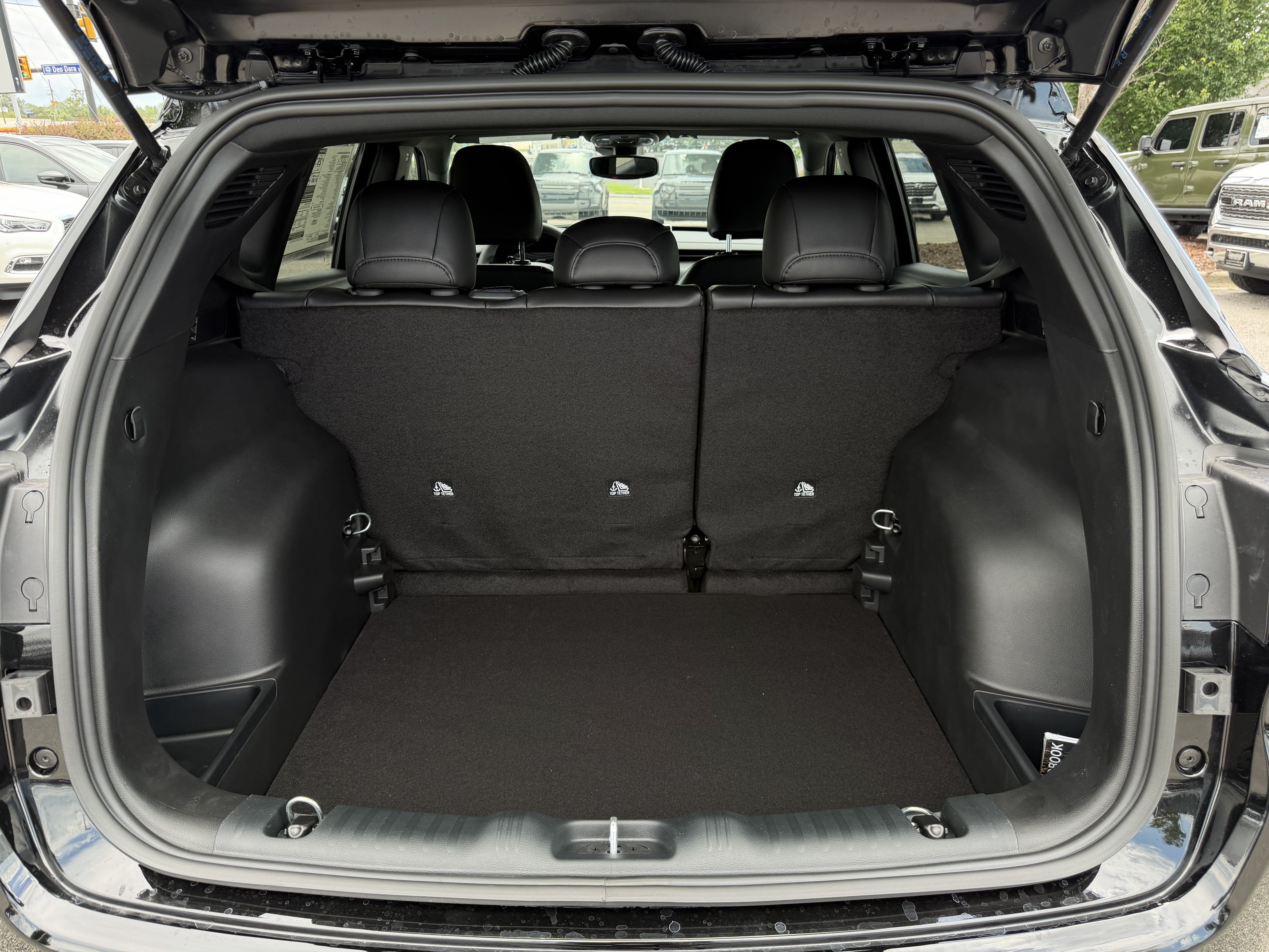 New 2026 Jeep Compass Latitude AWD/4WD image 33