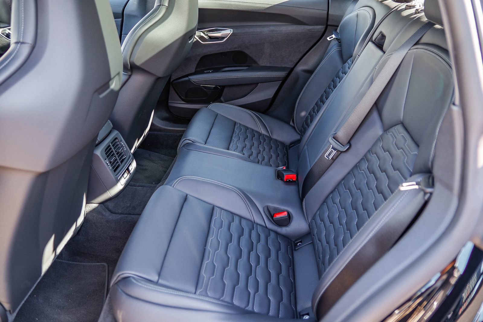 New 2026 Audi S e-tron GT Premium Plus image 18