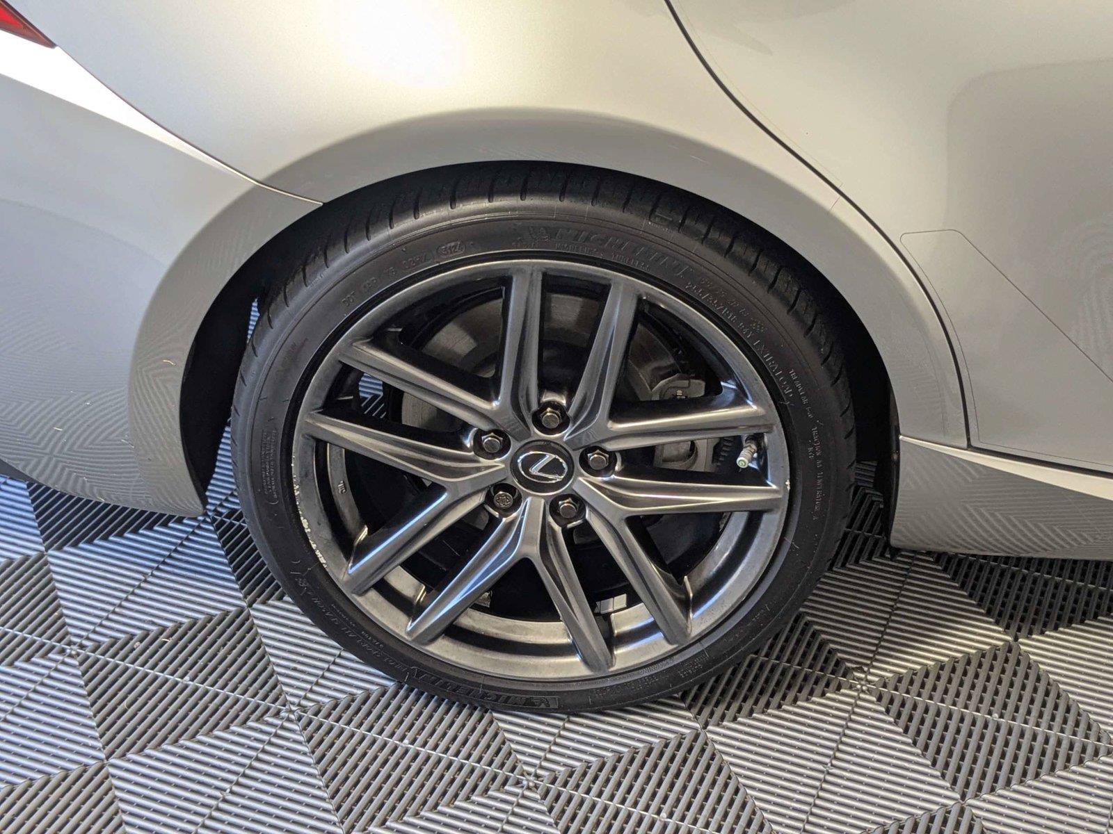 Used 2020 Lexus IS 350 F Sport w/ F Sport Package RWD image 9