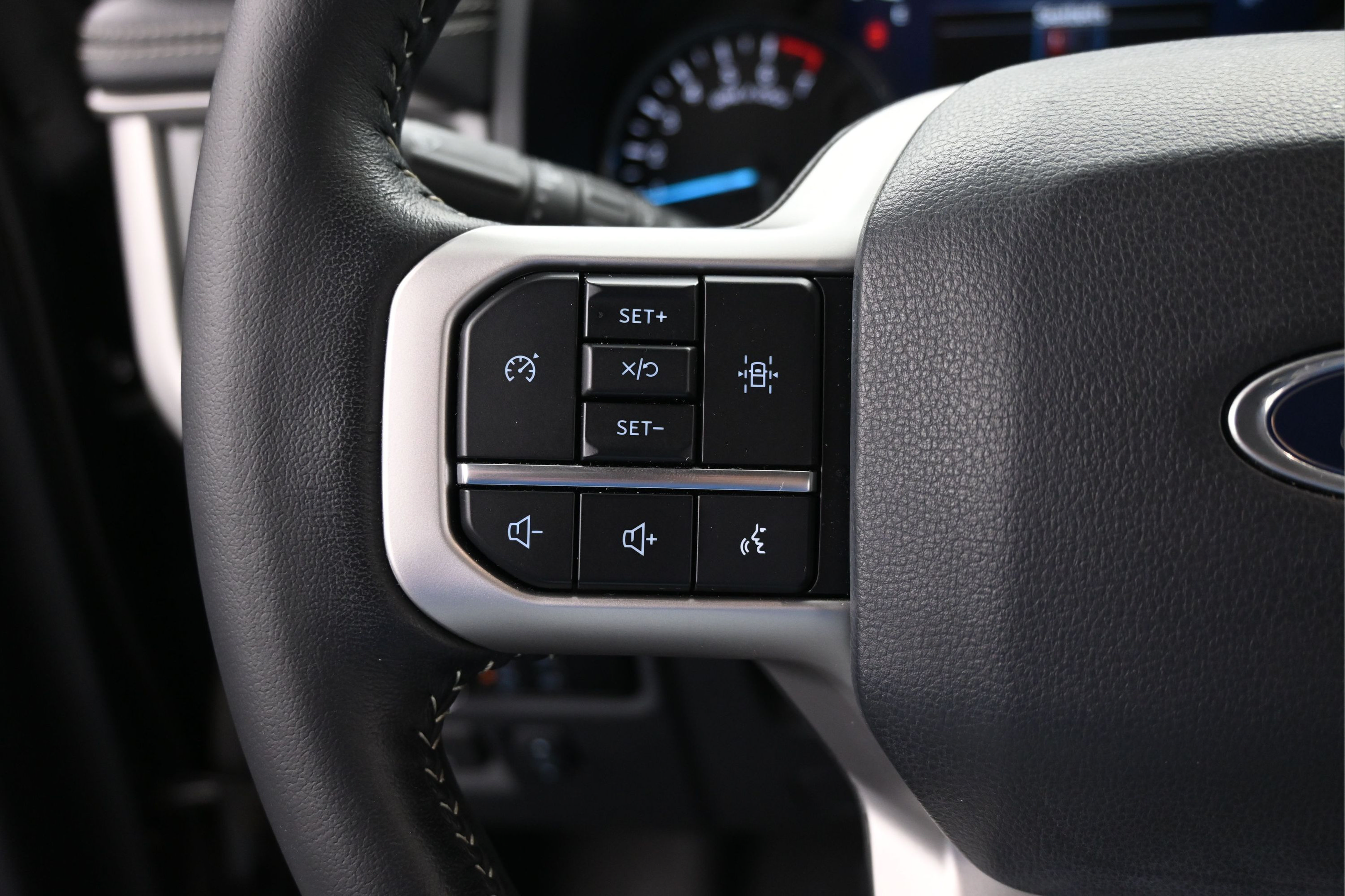 Used 2024 Ford Expedition XLT RWD image 14