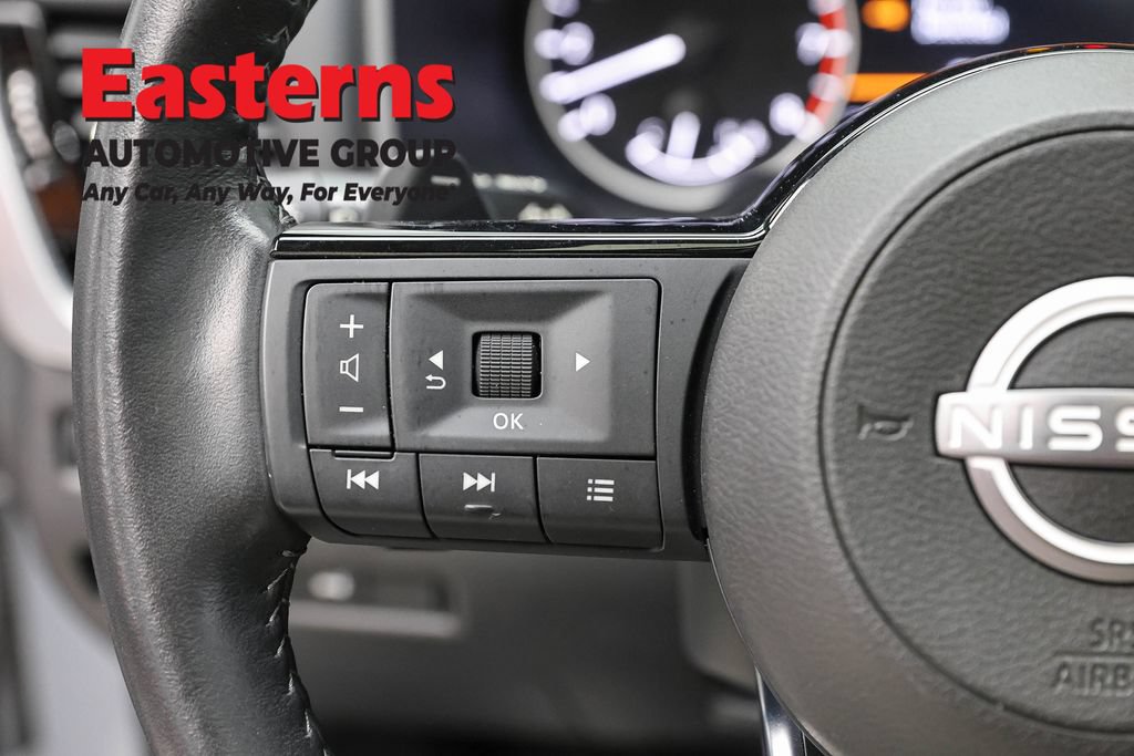 Used 2023 Nissan Rogue SL AWD/4WD image 15