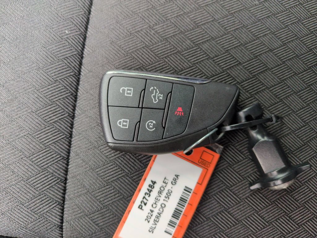 Used 2024 Chevrolet Silverado 1500 LT AWD/4WD image 28