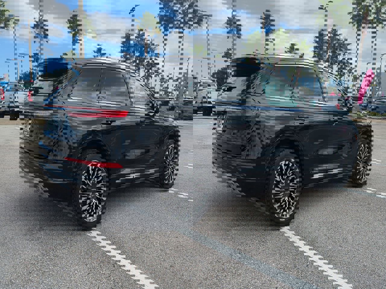 Certified 2022 Lincoln Corsair Reserve w/ Equipment Group 201A image 4