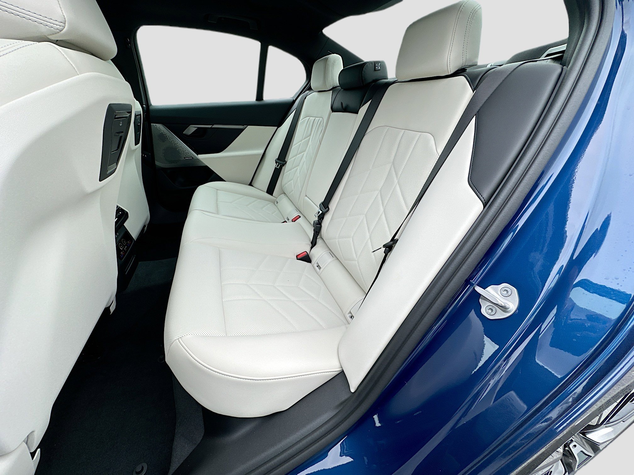 New 2026 BMW 530i w/ Convenience Package image 19