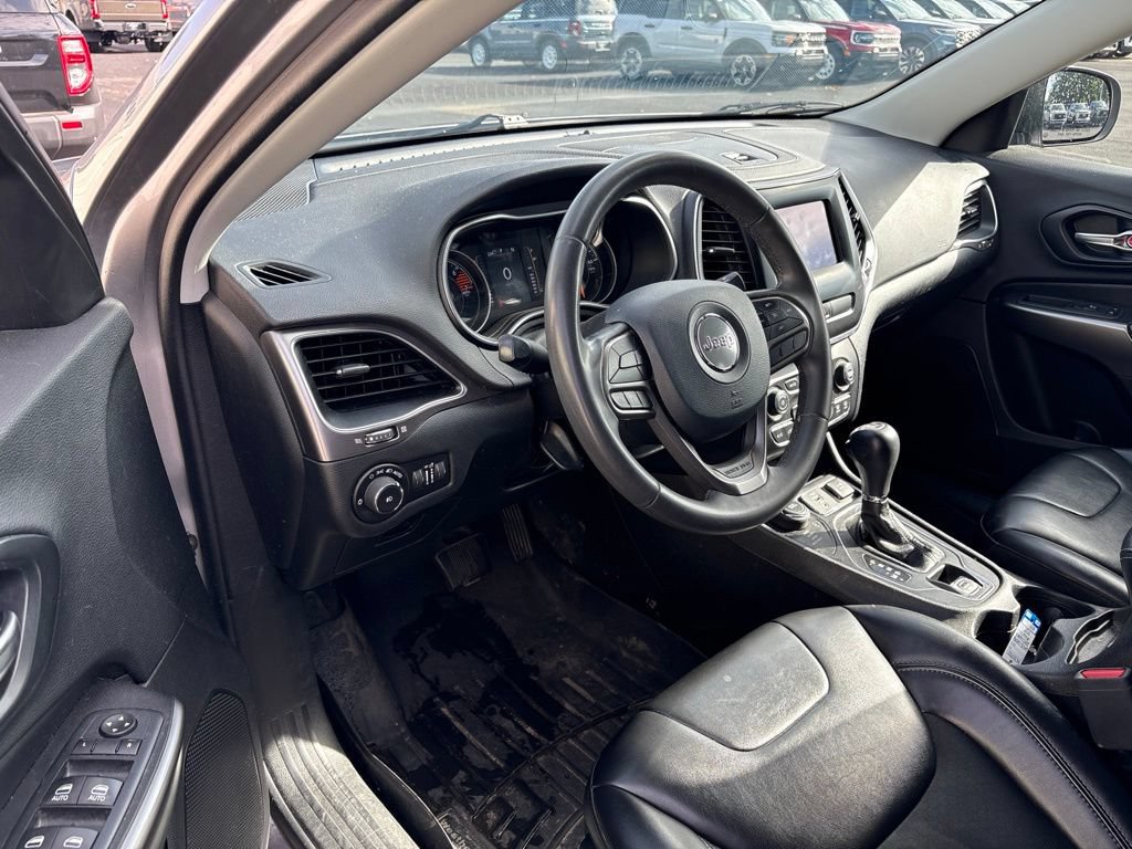 Used 2020 Jeep Cherokee Latitude Plus AWD/4WD image 7