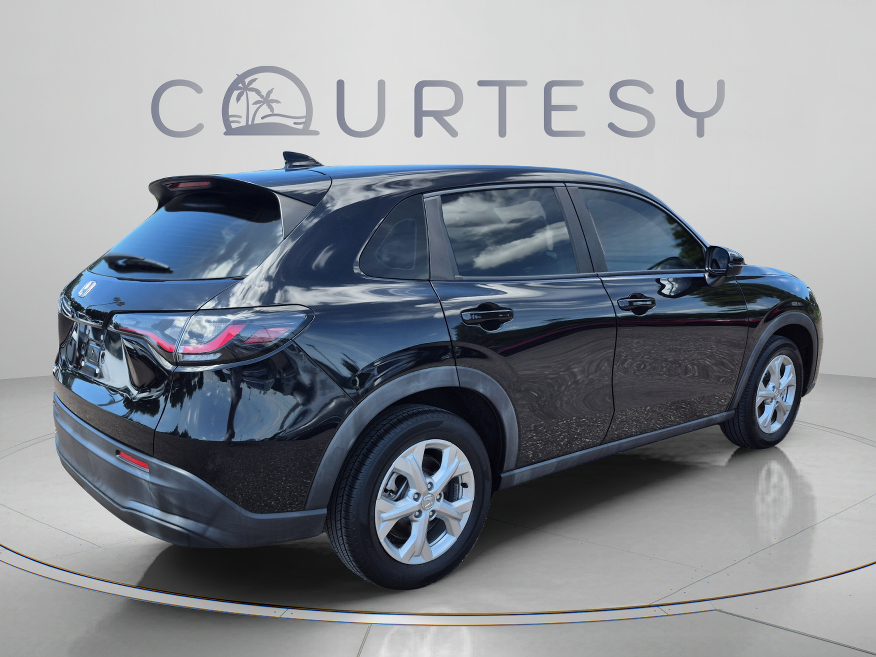 Used 2023 Honda HR-V LX image 5