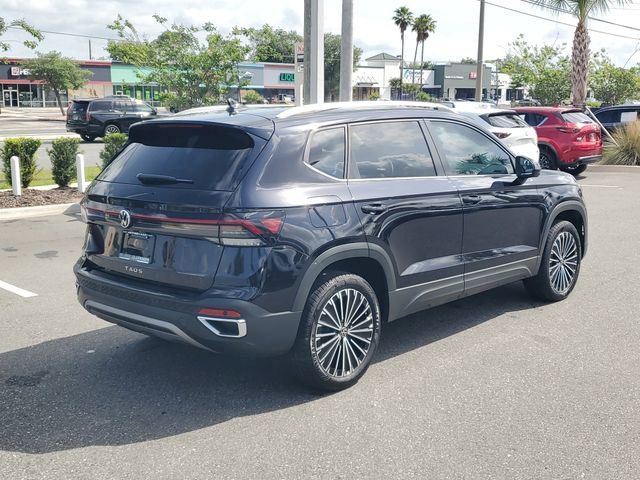 Used 2025 Volkswagen Taos SE w/ Panoramic Sunroof Package image 4