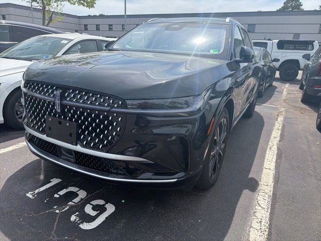 Used 2024 Lincoln Nautilus Reserve w/ Equipment Group 202A image 5