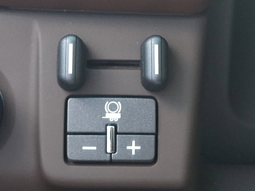 Used 2015 Chevrolet Tahoe LTZ AWD/4WD image 25
