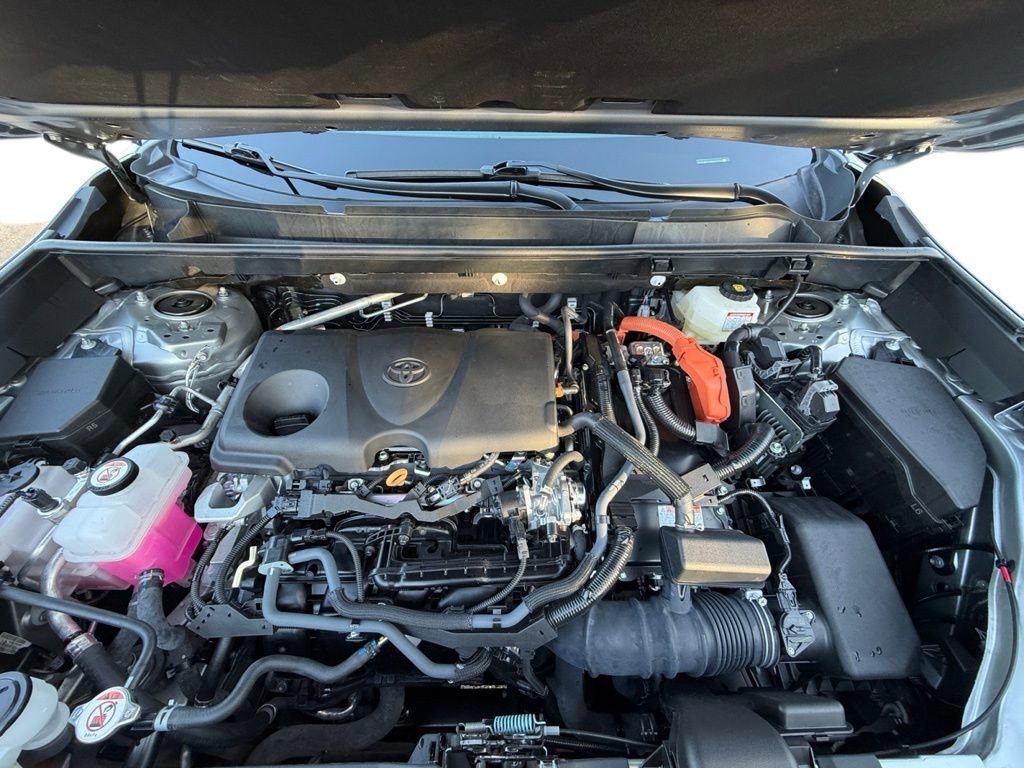 Used 2022 Toyota RAV4 LE image 20