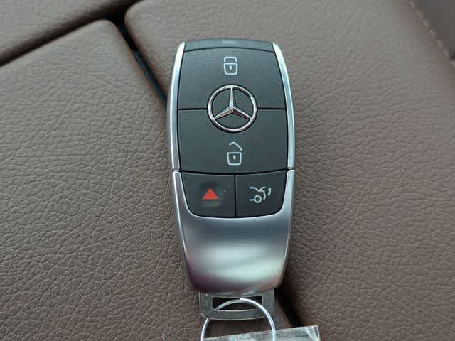 Used 2025 Mercedes-Benz GLE 350 4MATIC w/ AMG Line Exterior image 36