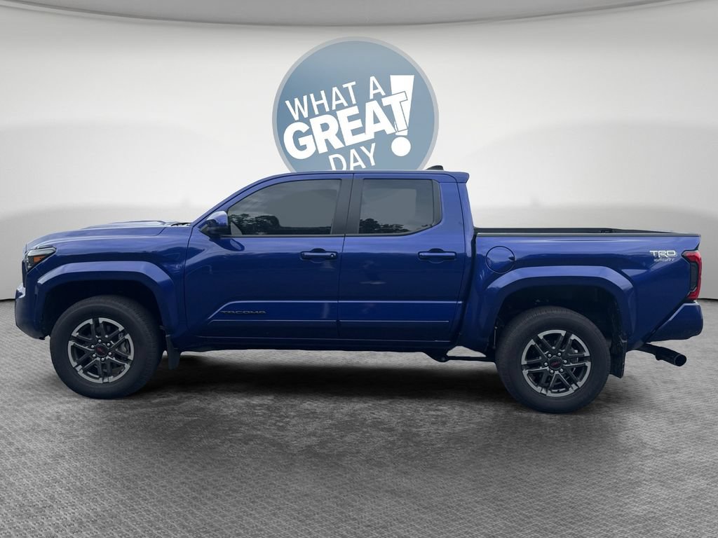 Used 2025 Toyota Tacoma TRD Sport AWD/4WD image 7