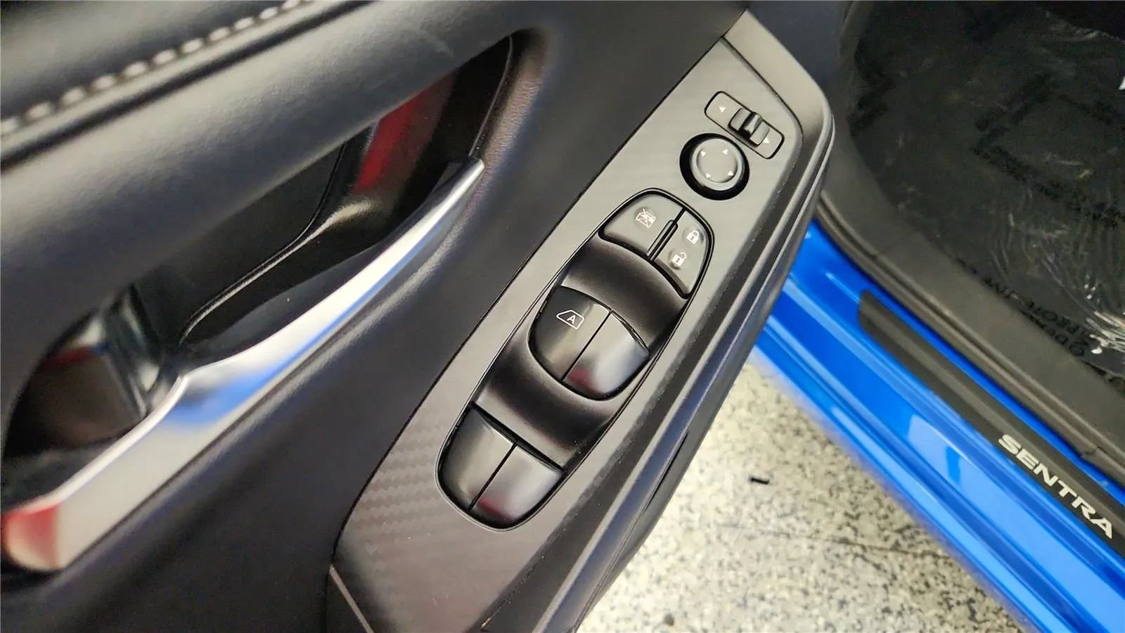 Used 2024 Nissan Sentra SV FWD image 29