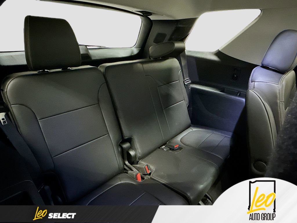Used 2019 Chevrolet Traverse LT w/ LT Premium Package AWD/4WD image 32