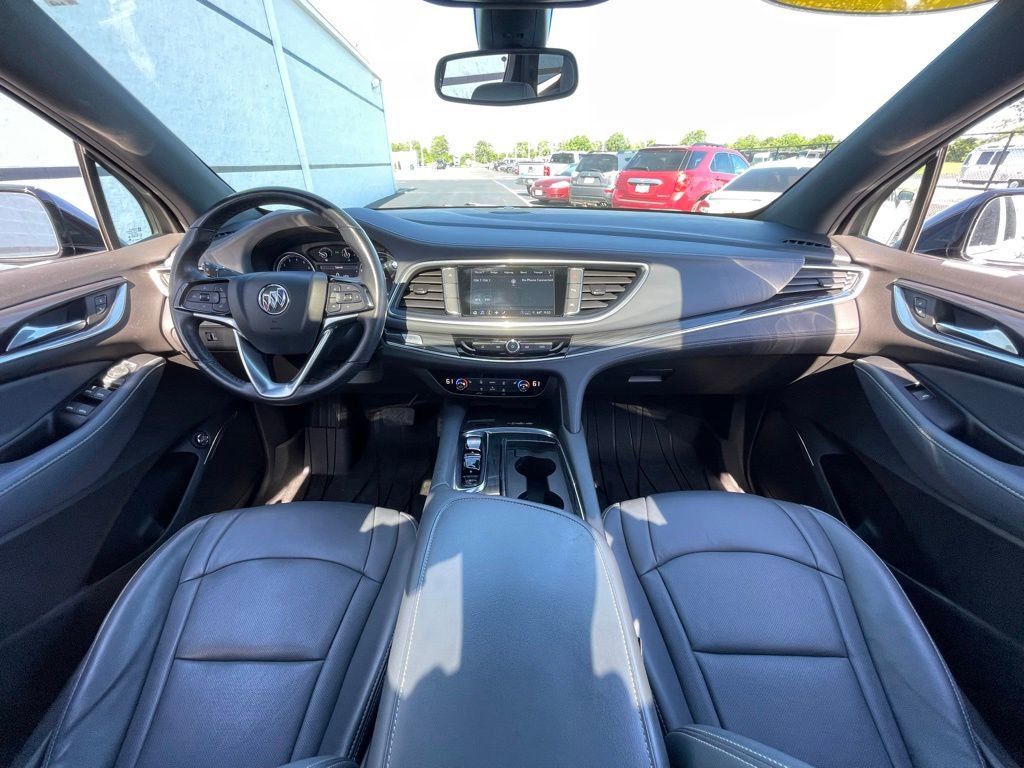 Used 2023 Buick Enclave Essence w/ Experience Buick Package FWD image 3