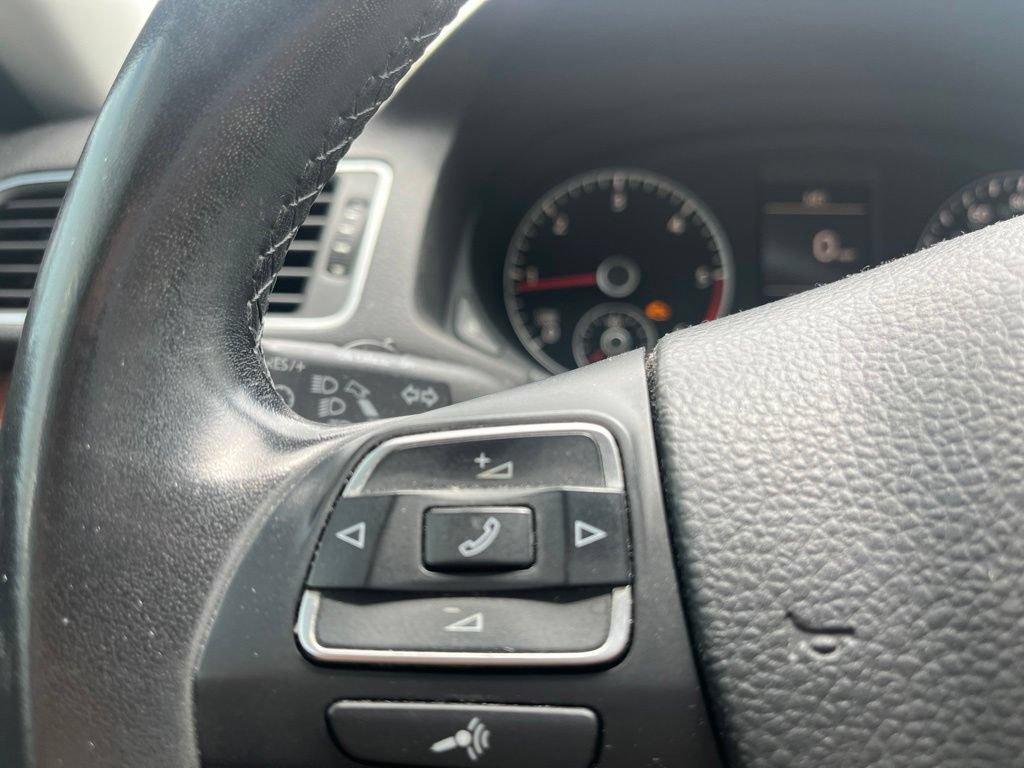 Used 2012 Volkswagen Passat TDI SEL Premium FWD image 12