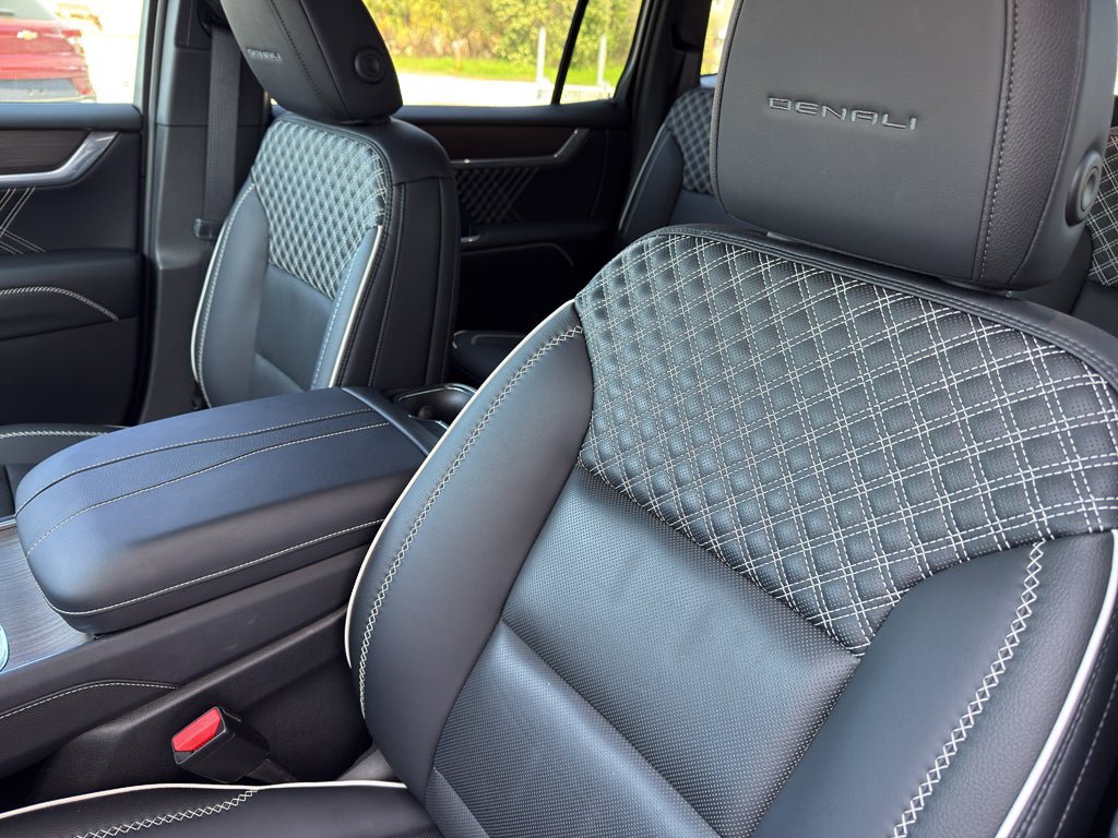 Used 2025 GMC Acadia Denali w/ Super Cruise Package FWD image 13