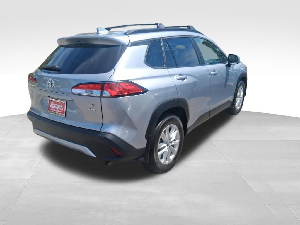 Used 2024 Toyota Corolla Cross LE AWD/4WD image 5