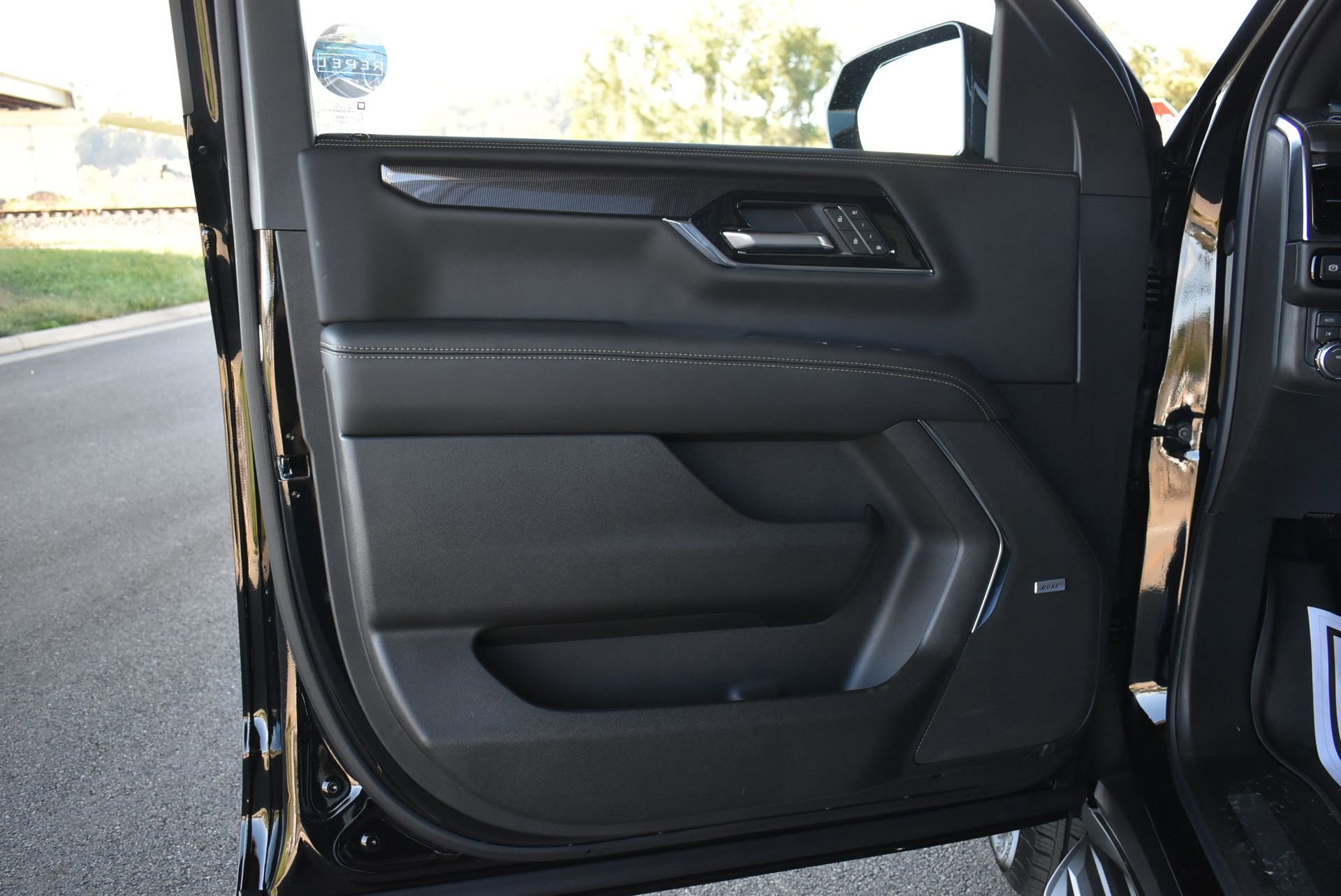 New 2026 GMC Yukon XL Elevation w/ Elevation Premium Package image 12