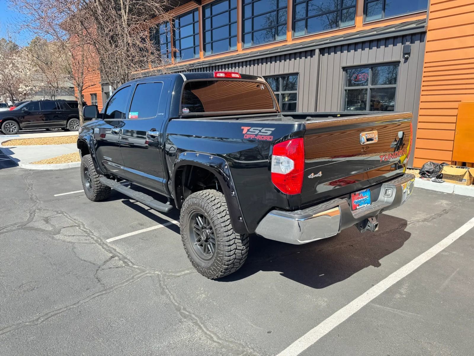 Used 2016 Toyota Tundra SR5 w/ SR5 Upgrade Package image 3