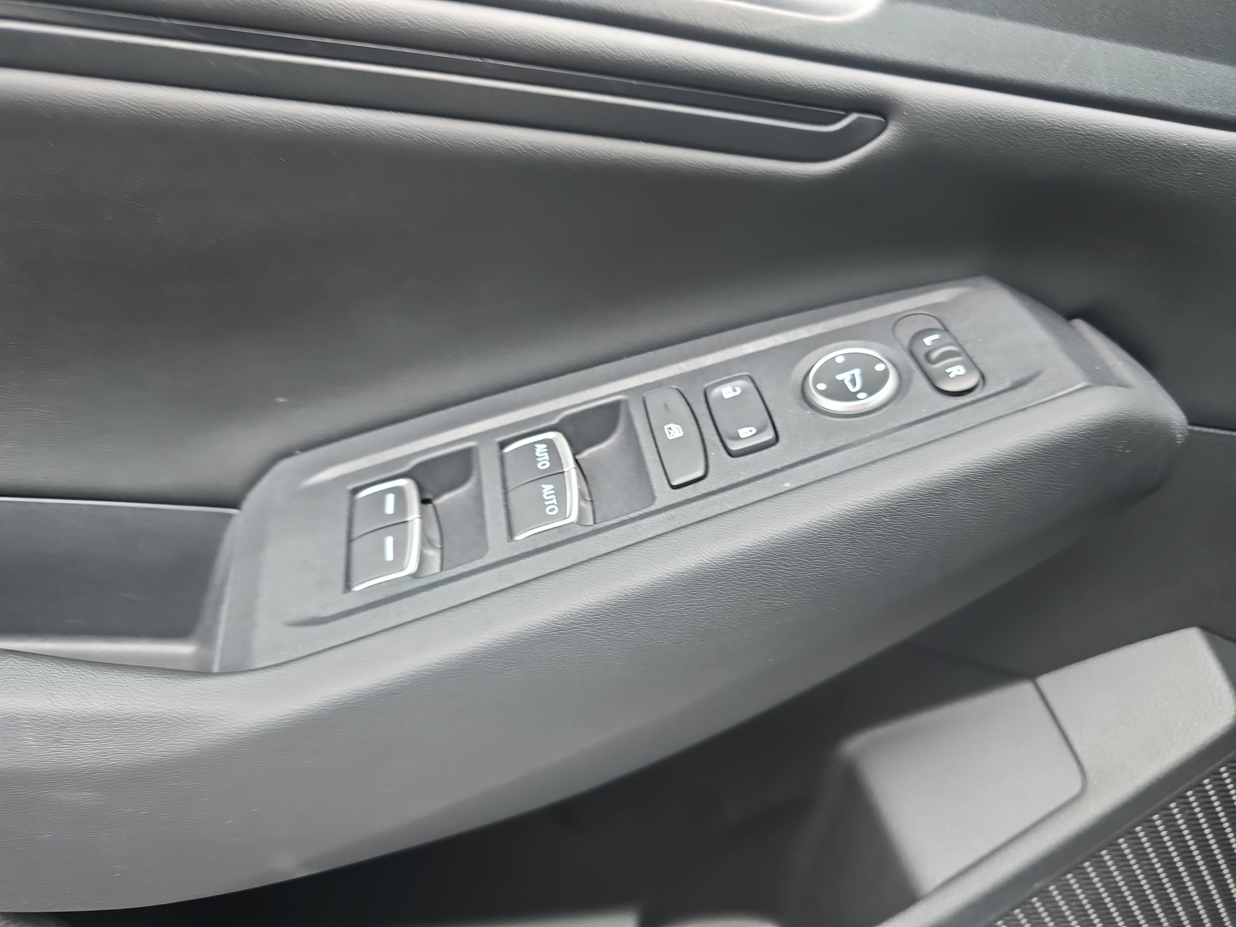 Certified 2023 Honda Accord EX image 26