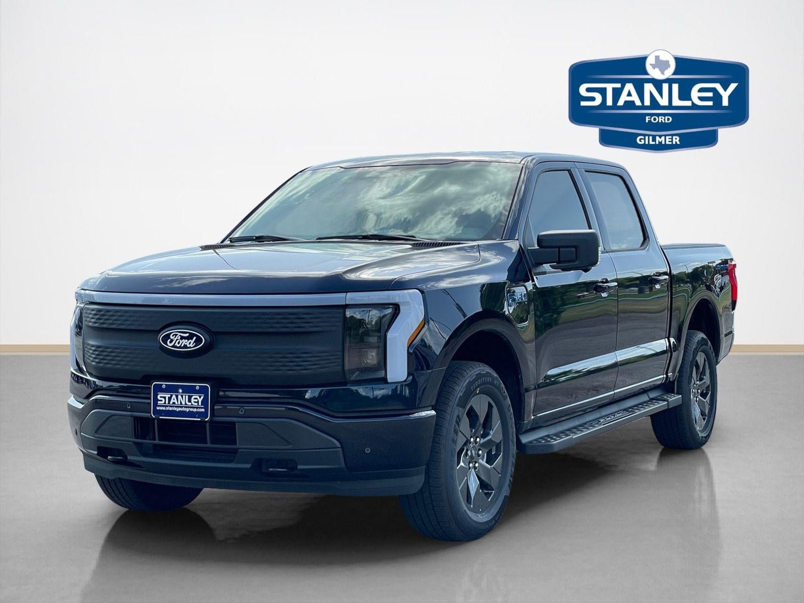 New 2025 Ford F150 Lightning Flash AWD/4WD image 3