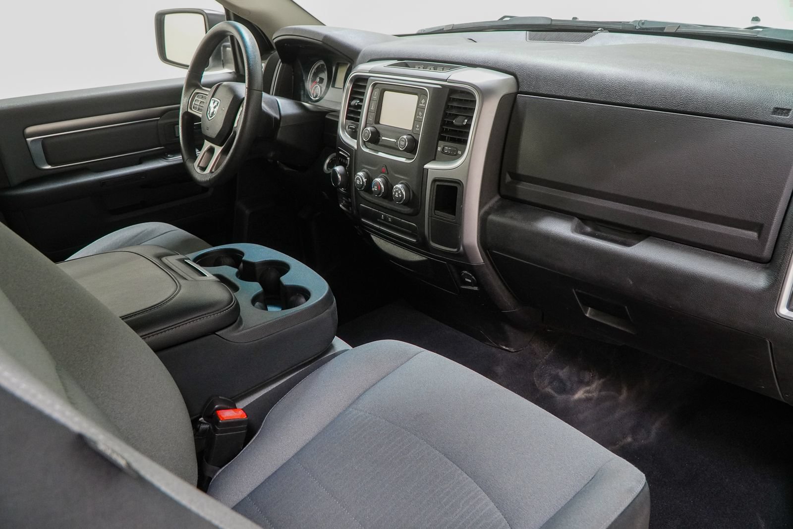 Used 2022 RAM 1500 Classic SLT AWD/4WD image 32
