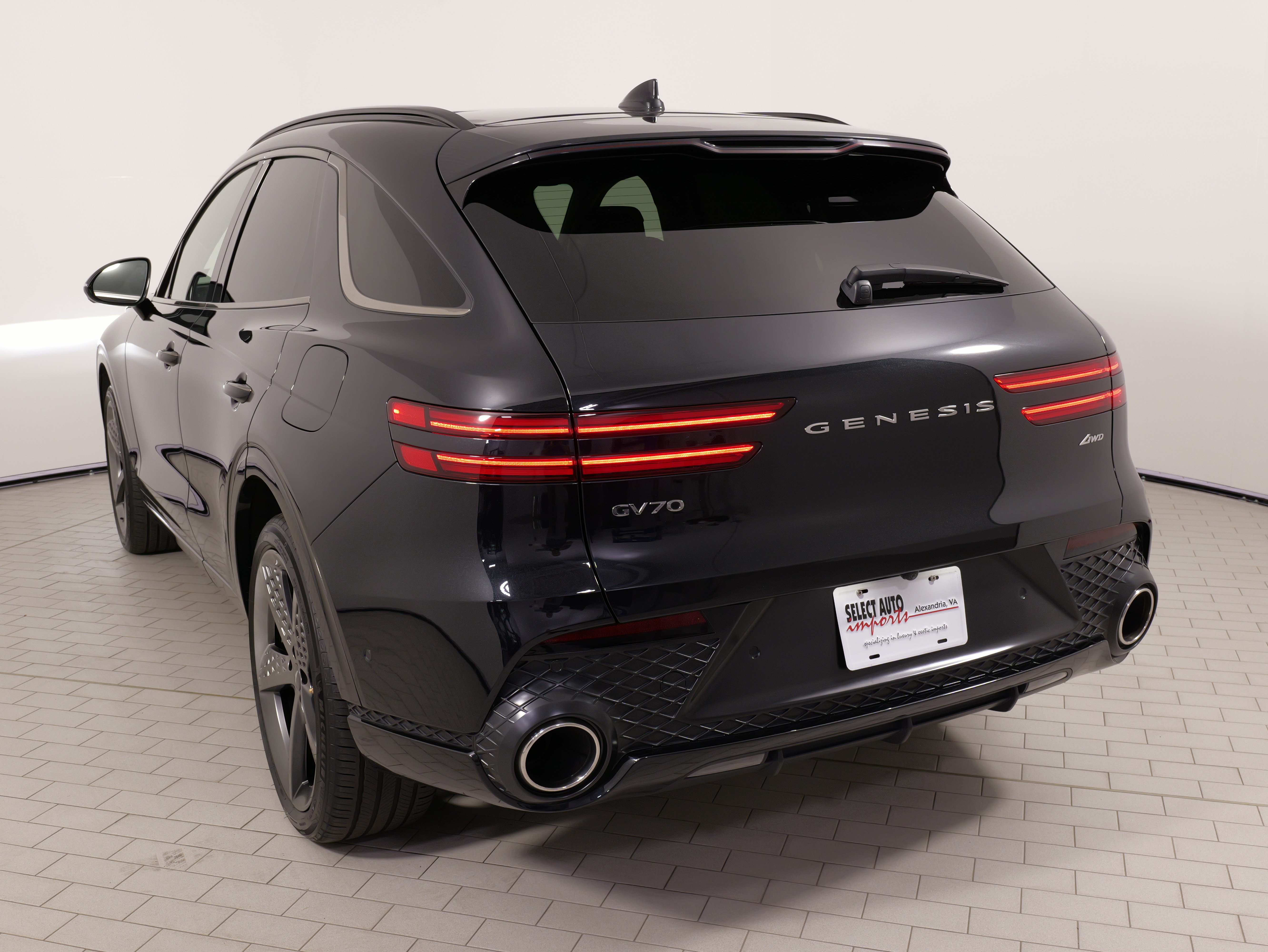 Used 2022 Genesis GV70 2.5T w/ Sport Prestige Package AWD/4WD image 13