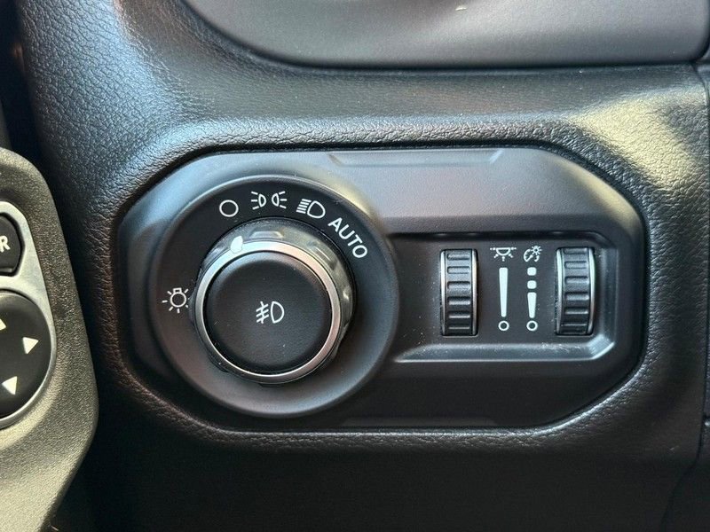 Used 2019 Jeep Wrangler Unlimited Sport S image 29