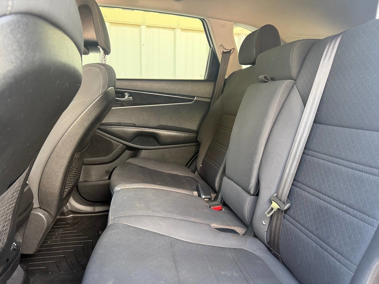 Used 2016 Kia Sorento LX image 25