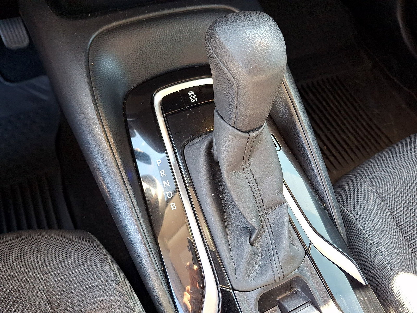 Used 2022 Toyota Corolla LE w/ LE Convenience Package FWD image 12