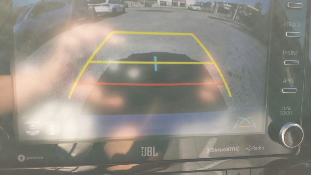 Used 2021 Toyota Highlander Limited image 24