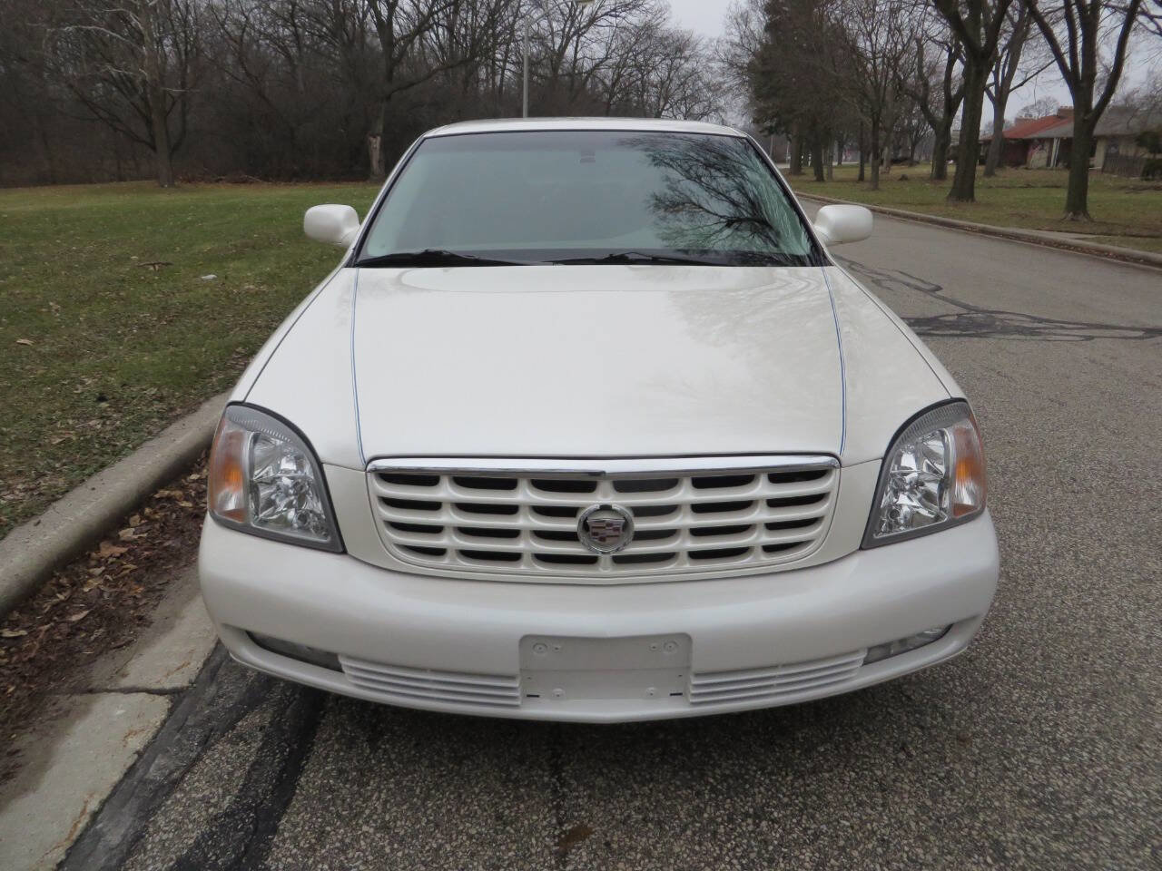 Used 2002 Cadillac De Ville DTS w/ Premium Equipment Pkg image 8