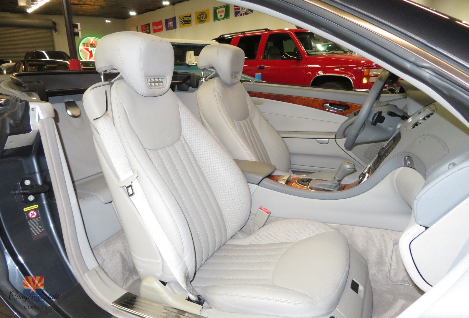 Used 2009 Mercedes-Benz SL 550 w/ Premium I Pkg image 6