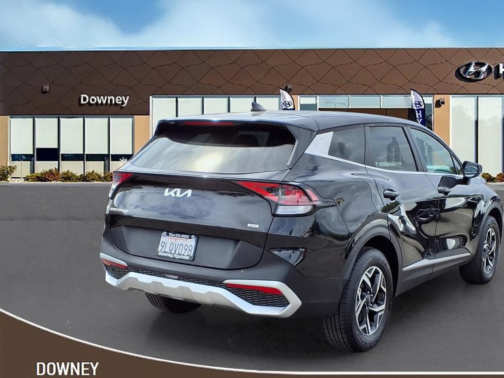 Used 2025 Kia Sportage LX AWD/4WD image 4