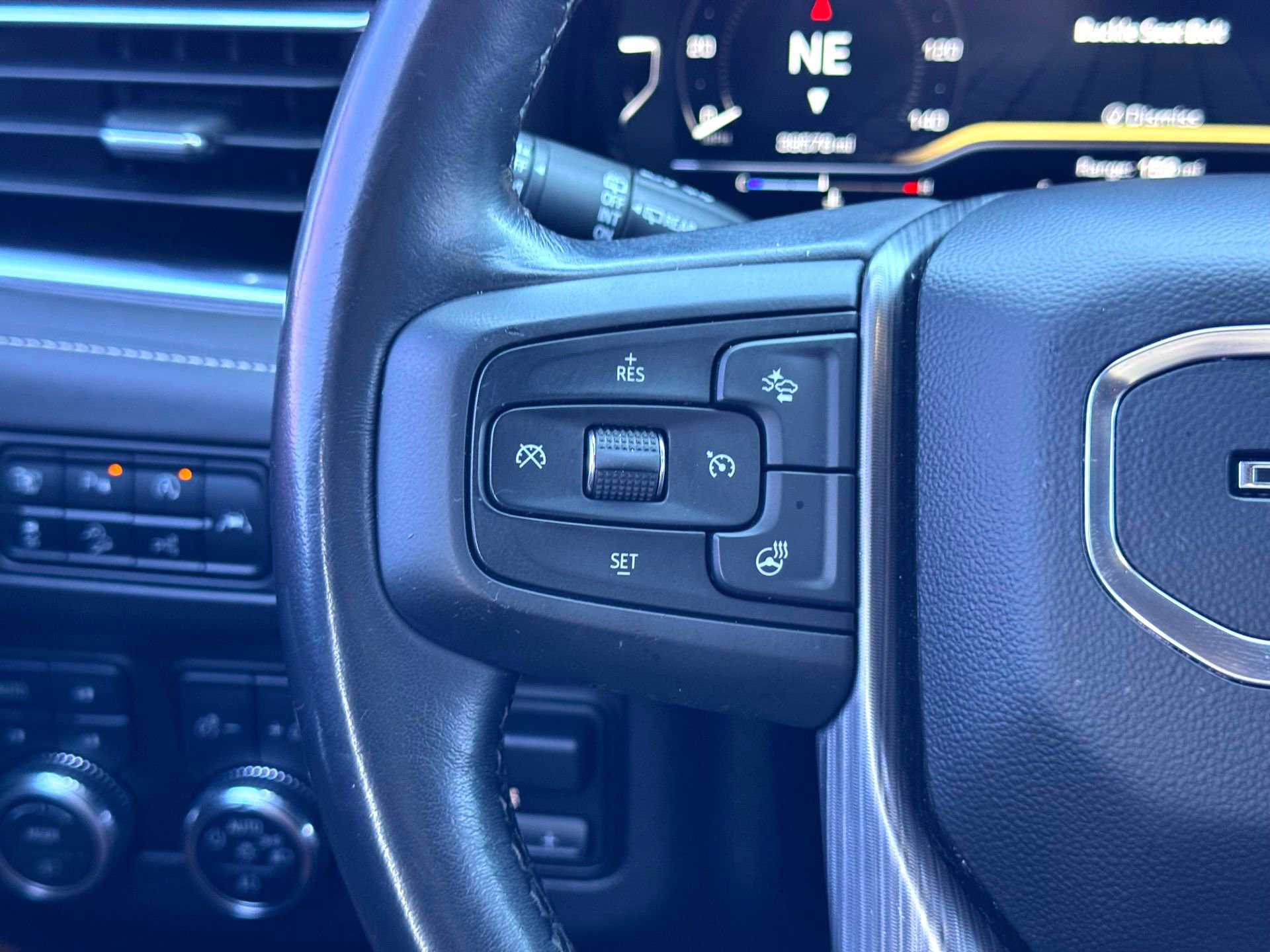 Used 2023 GMC Yukon Denali Ultimate image 28