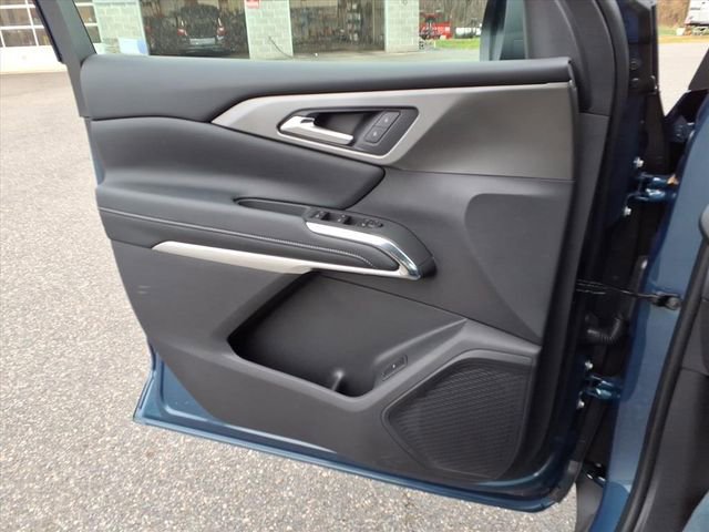 New 2026 Chevrolet Traverse LT image 12