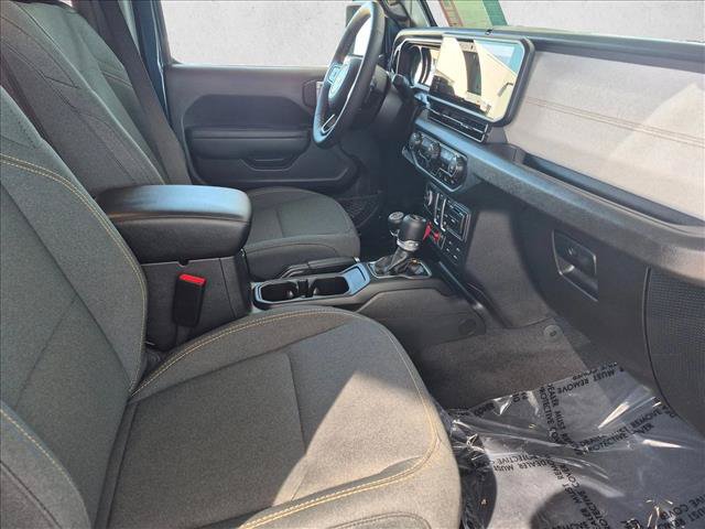 Used 2025 Jeep Wrangler Sport AWD/4WD image 23
