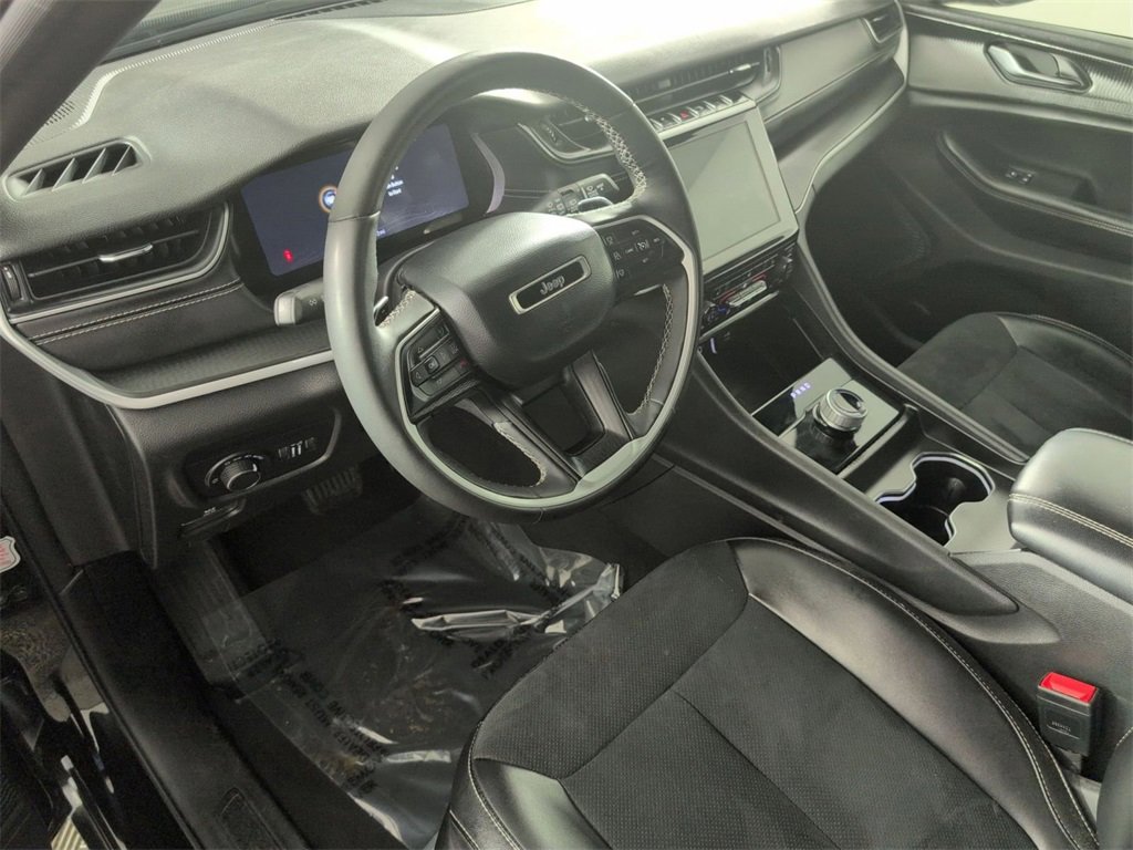 Certified 2024 Jeep Grand Cherokee L Laredo image 11