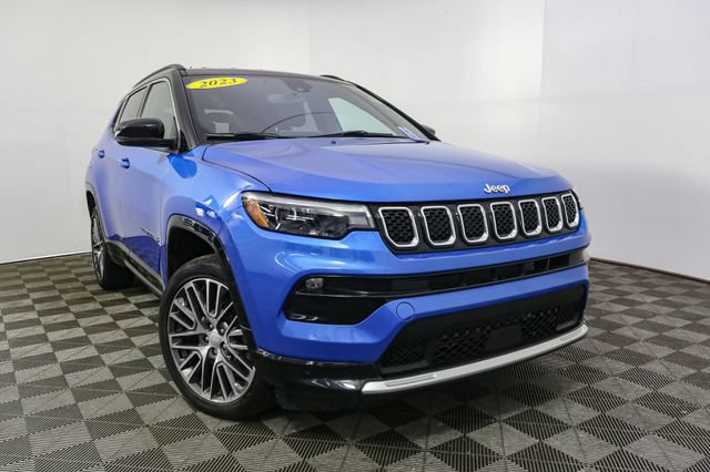 Used 2023 Jeep Compass Limited w/ Elite Group AWD/4WD image 3