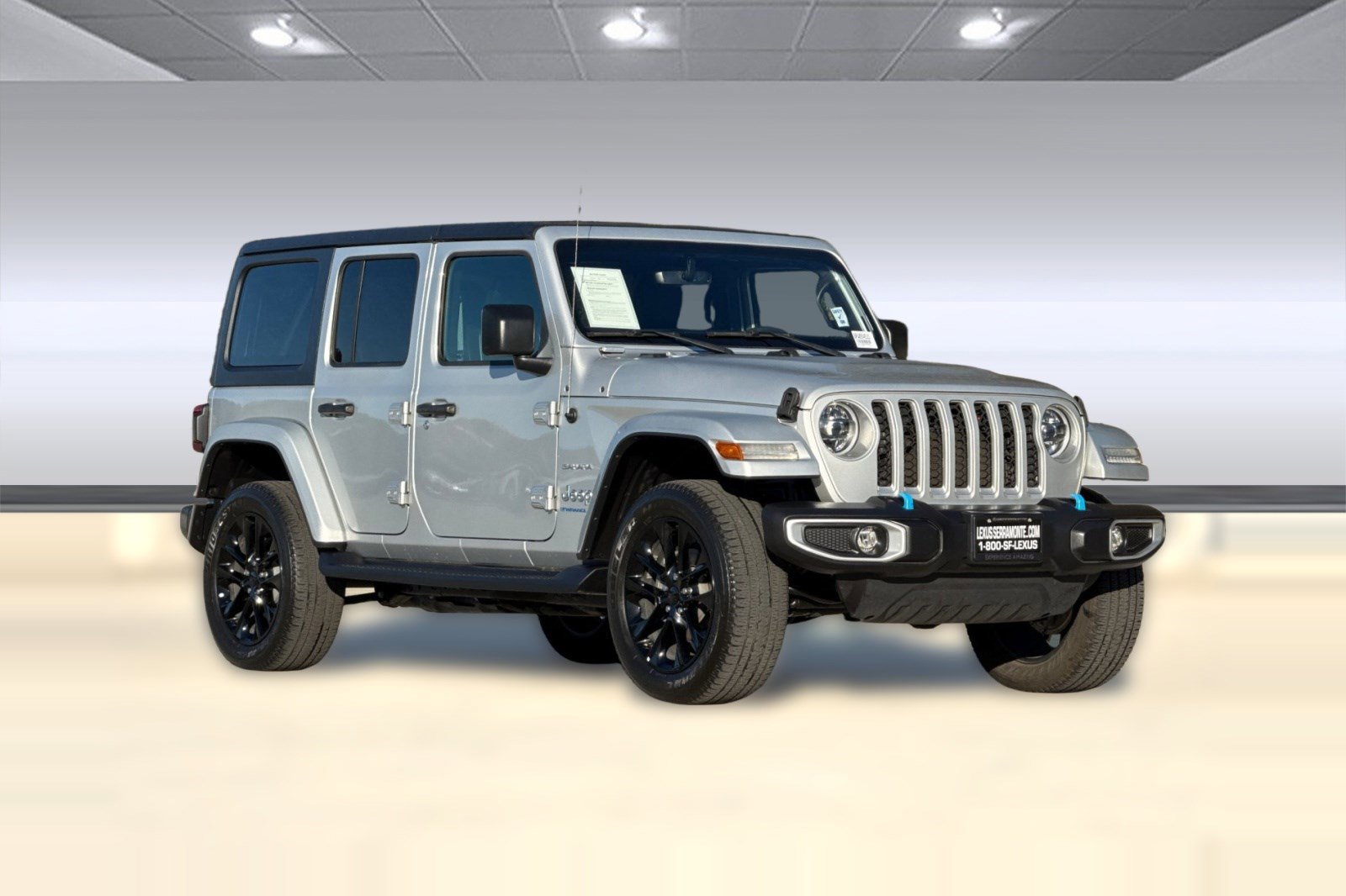 Used 2023 Jeep Wrangler Sahara image 6