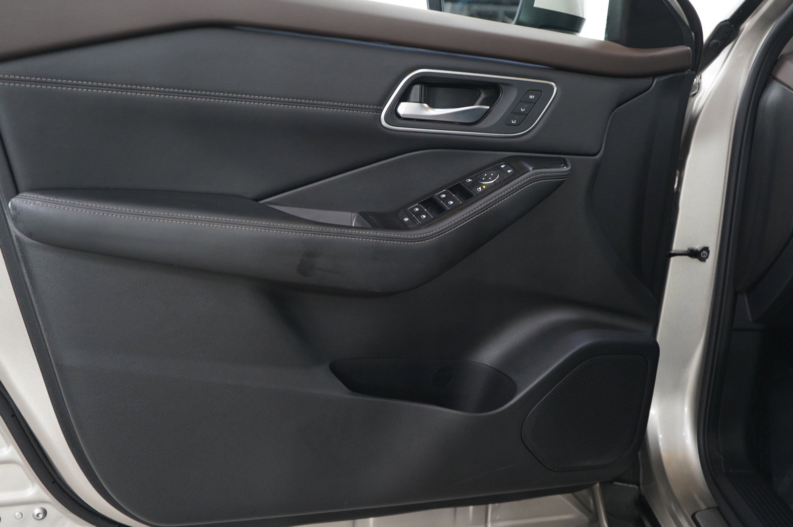 Used 2022 Nissan Rogue Platinum w/ Head-Up Display Package image 19