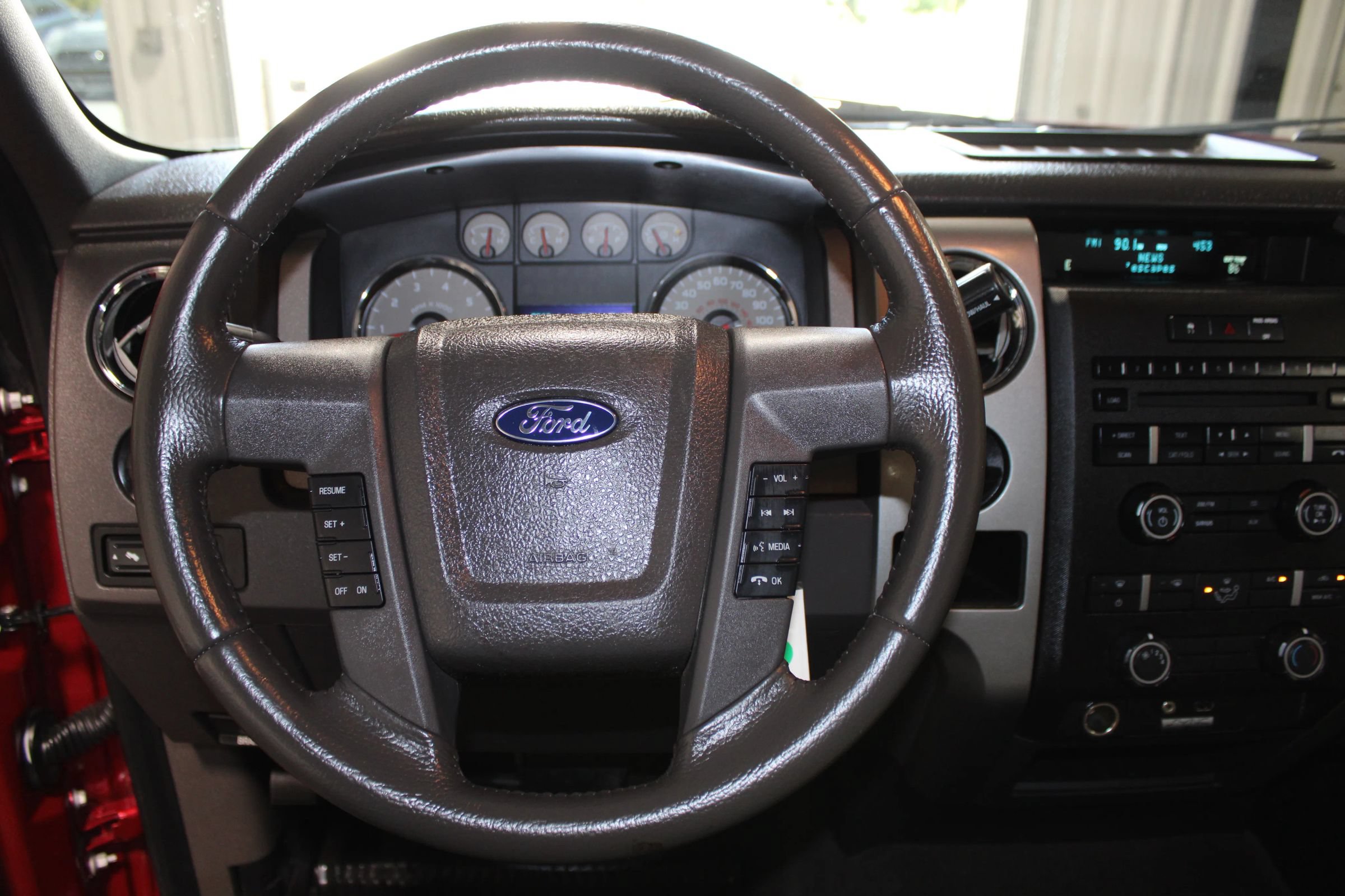 Used 2010 Ford F150 XLT RWD image 11