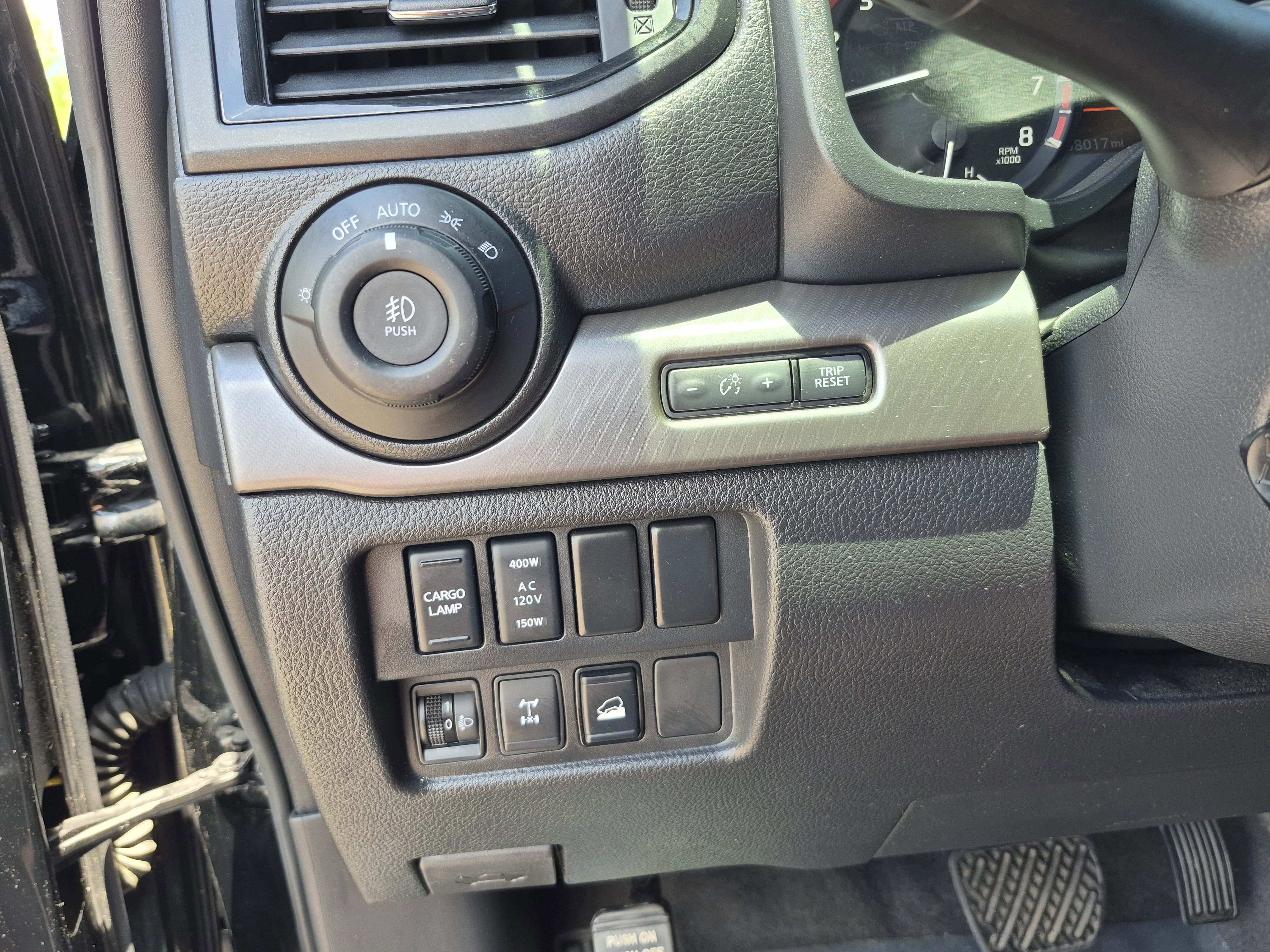 Used 2021 Nissan Titan PRO-4X w/ Pro-4x Convenience Package AWD/4WD image 30