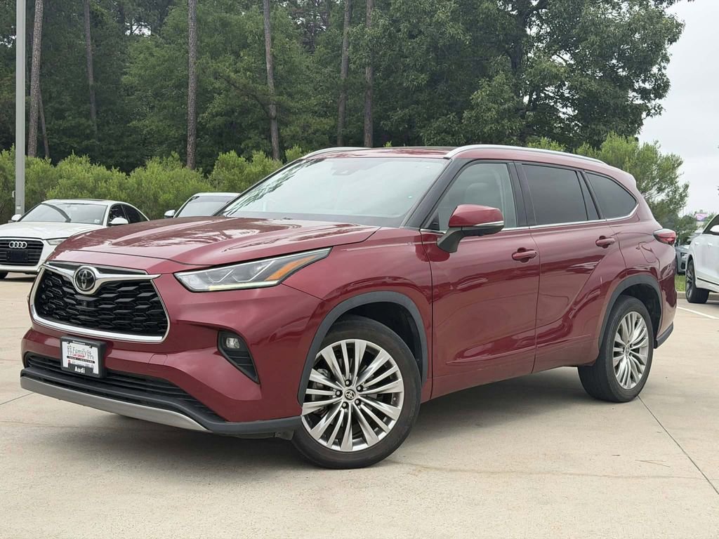 Used 2023 Toyota Highlander Platinum FWD image 1