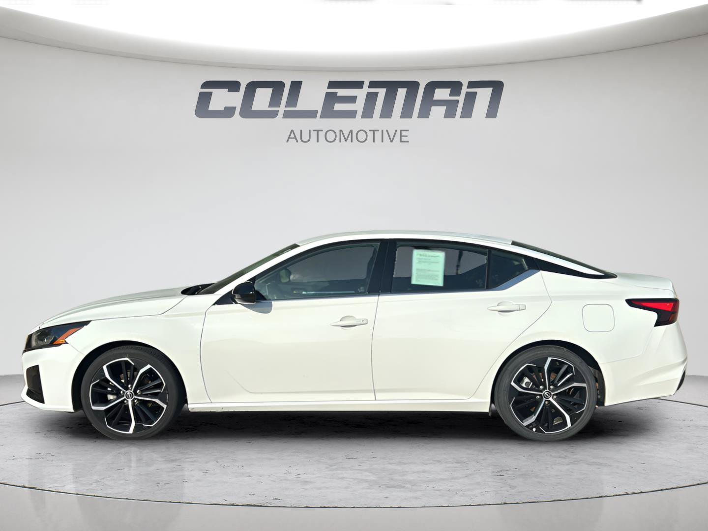 Used 2024 Nissan Altima 2.5 SR FWD image 5