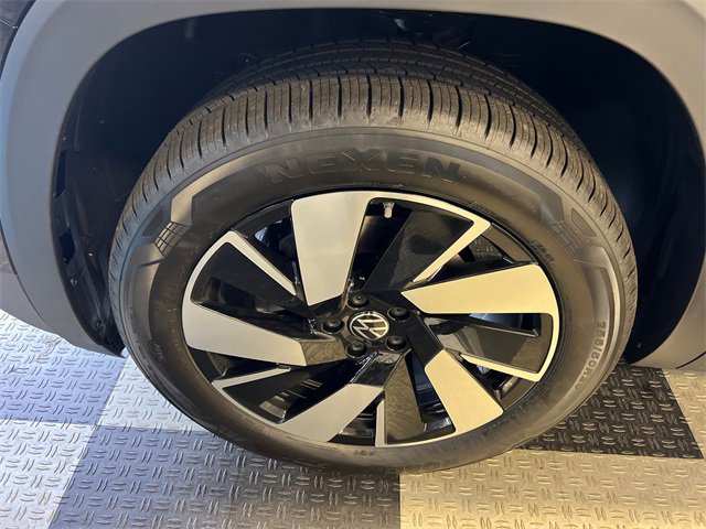 New 2026 Volkswagen Atlas Cross Sport SEL image 9