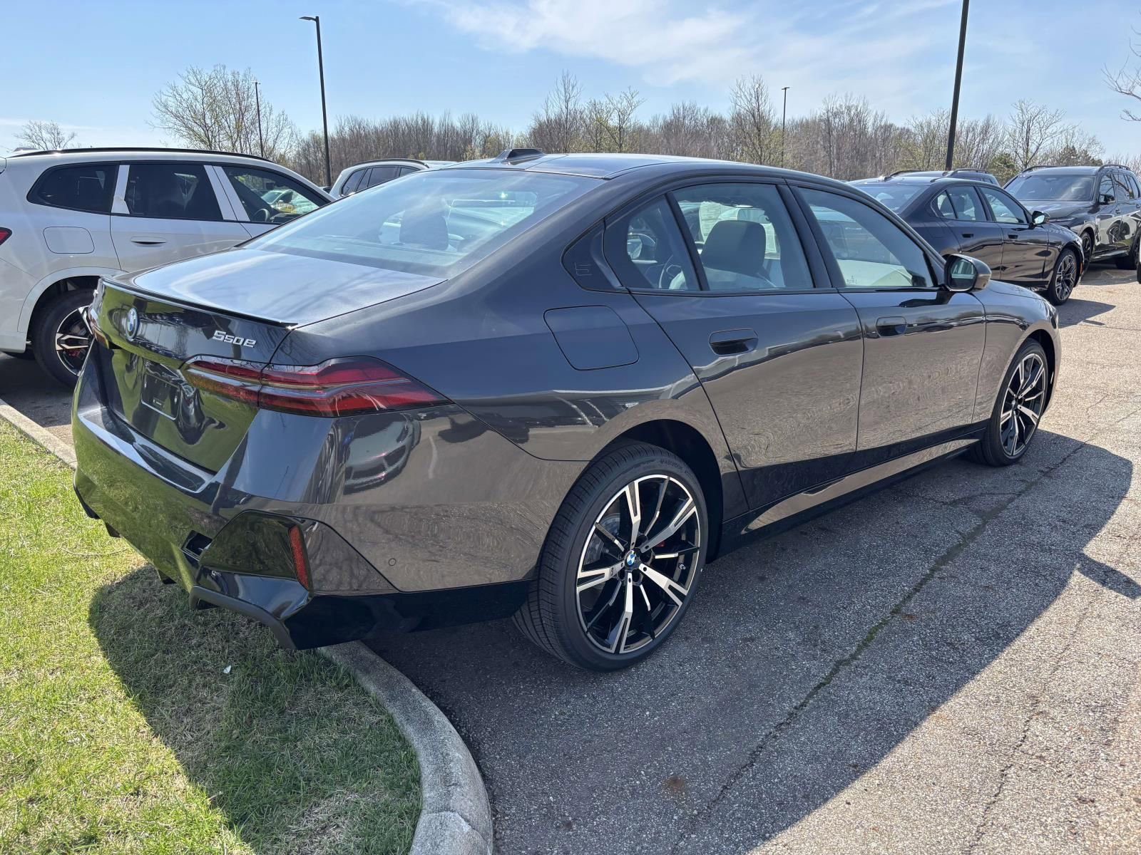 New 2026 BMW 550e xDrive image 5