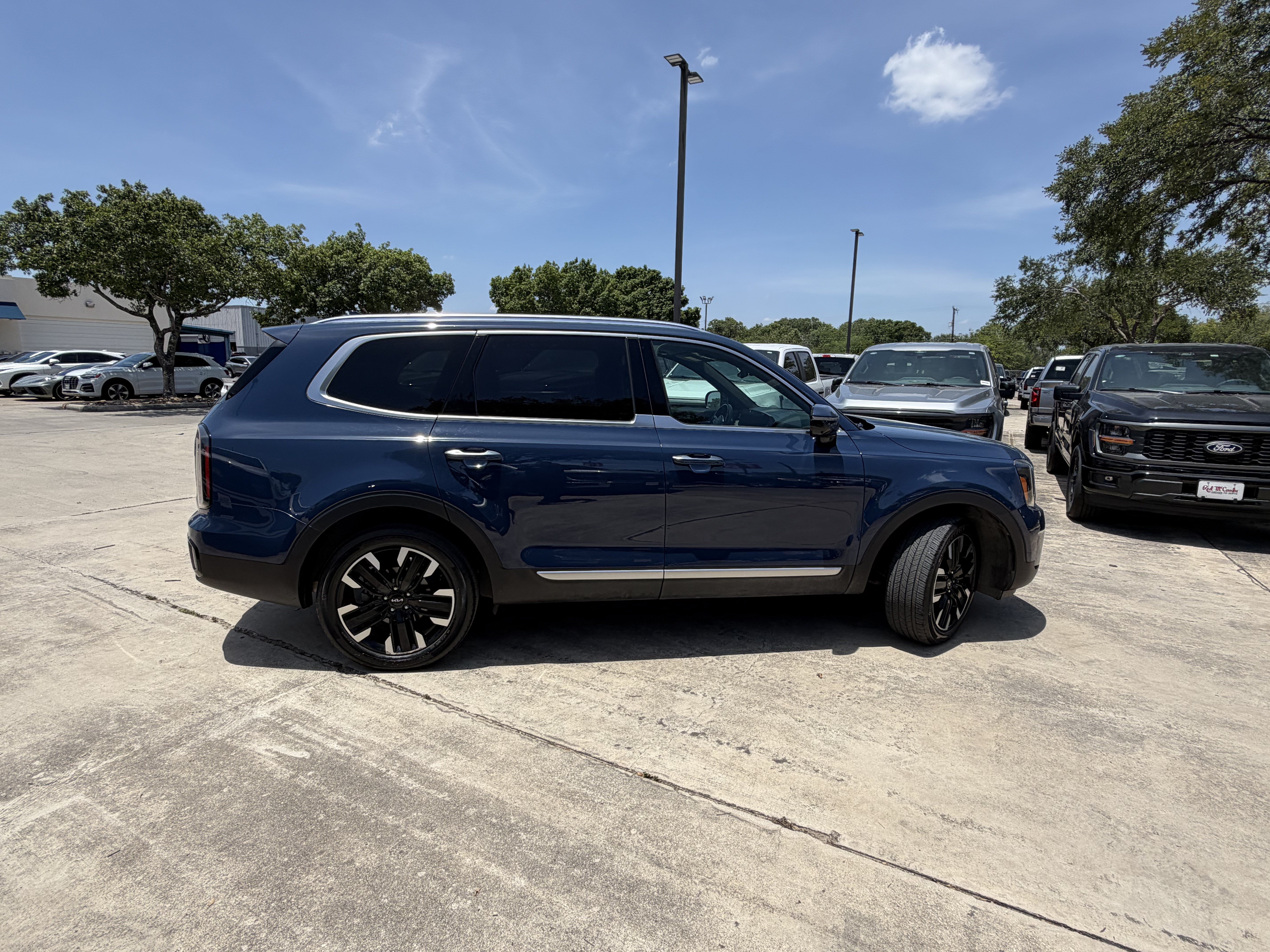 Used 2024 Kia Telluride SX Prestige AWD/4WD image 4